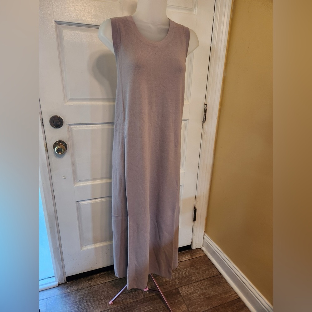 Elegant Sleeveless “Silver Cloud” High Neck Dress